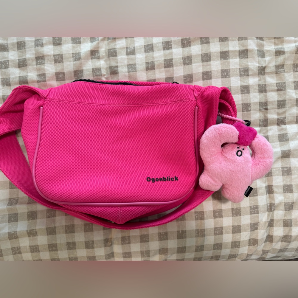 Hot pink Ogonblick purse